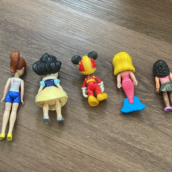 Disney Characters Mickey Mouse and His Friends - Picture 2 of 2